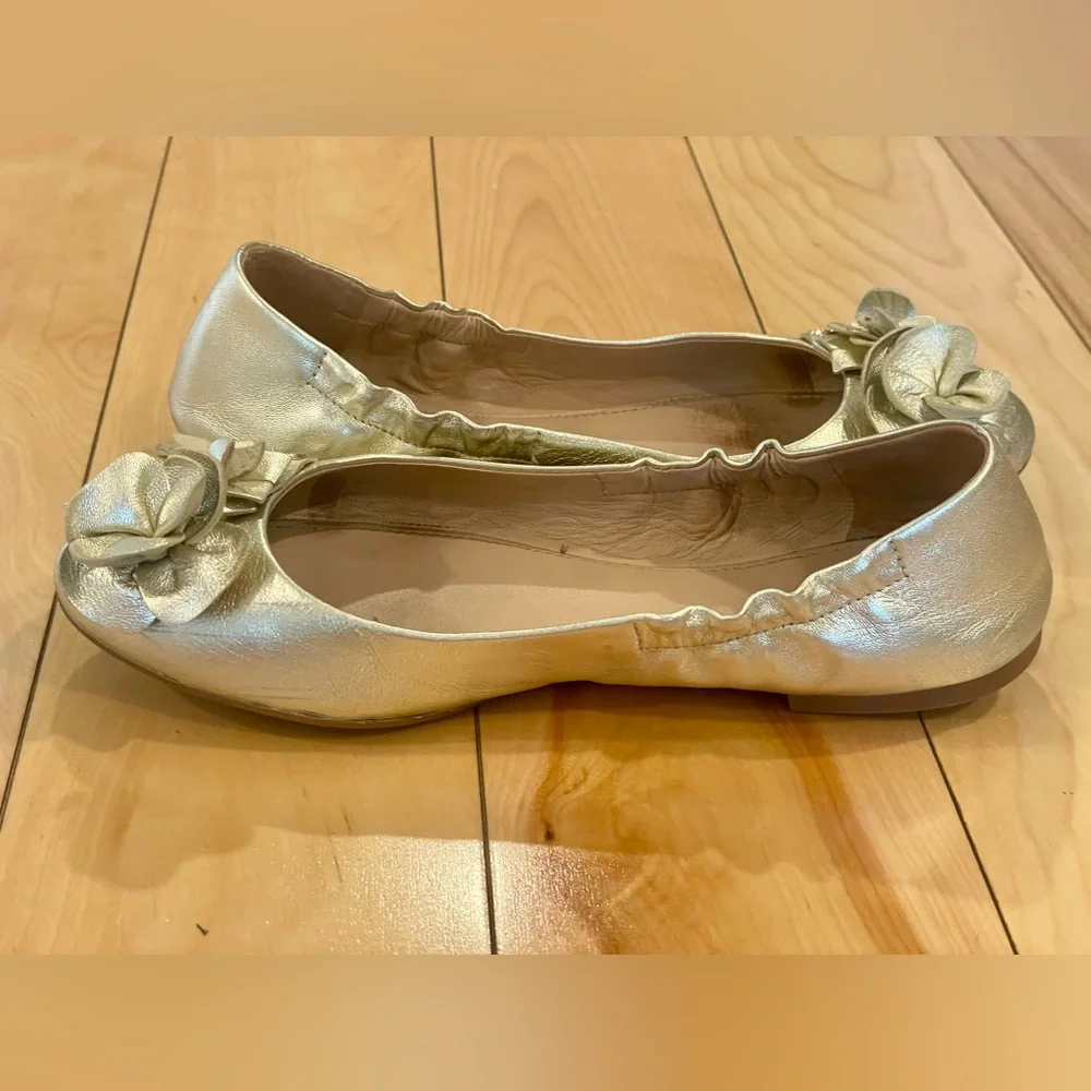 Tory Burch Blossom Ballet Flat‎ Grained Metallic in Spark Gold Size 6.5